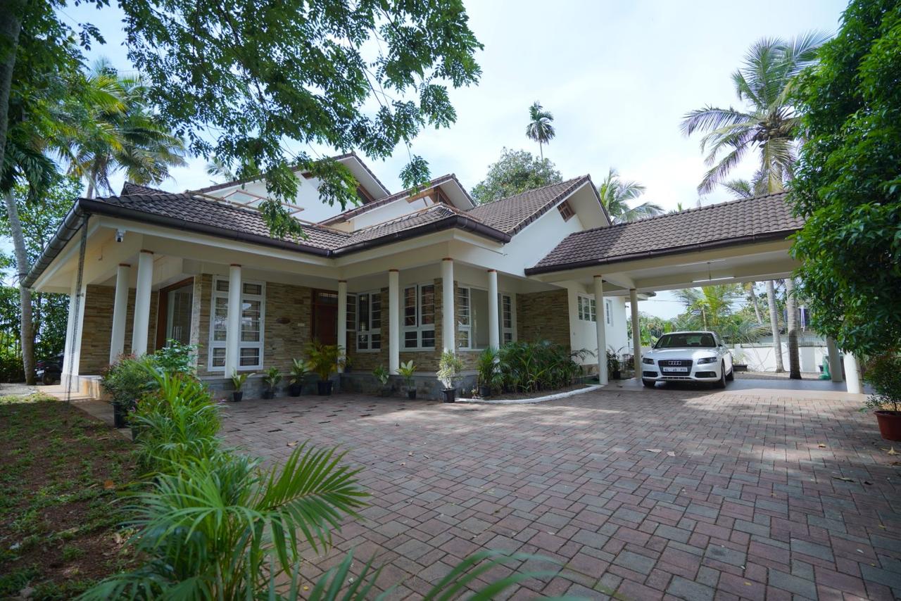 WhatsApp Image 2025-12-10 at 13.36.50