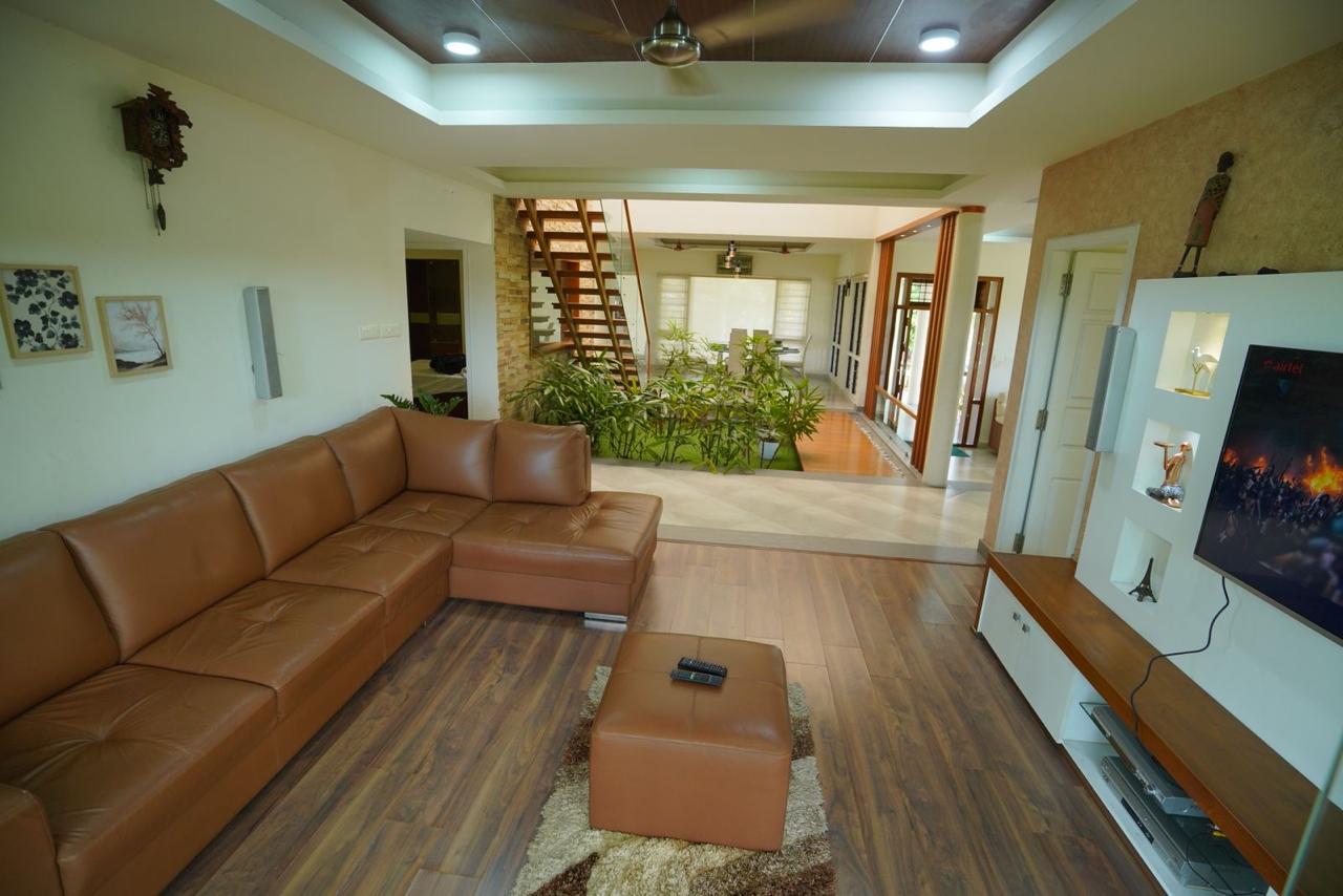 WhatsApp Image 2025-12-10 at 13.36.57 (2)